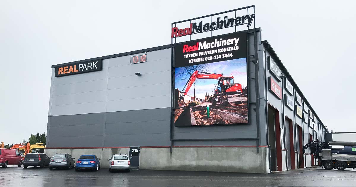 Ulkonäyttö hallissa