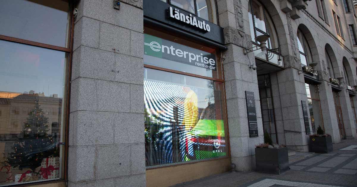 Läpinäkyvä LED-näyteikkuna Länsiautossa