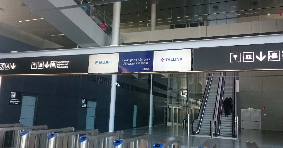 Opastenäyttö länsiterminaalissa