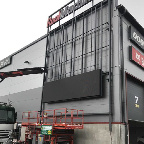 Real Parkin mainosnäytön asennus